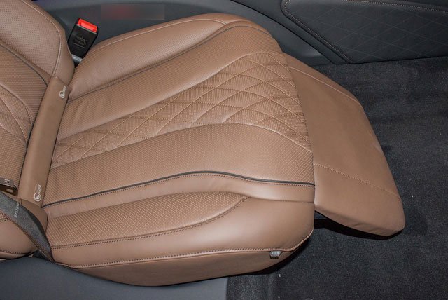 Cận cảnh Mercedes-Maybach S450 2018 - Sedan siêu sang giá 7,219 tỷ đồng